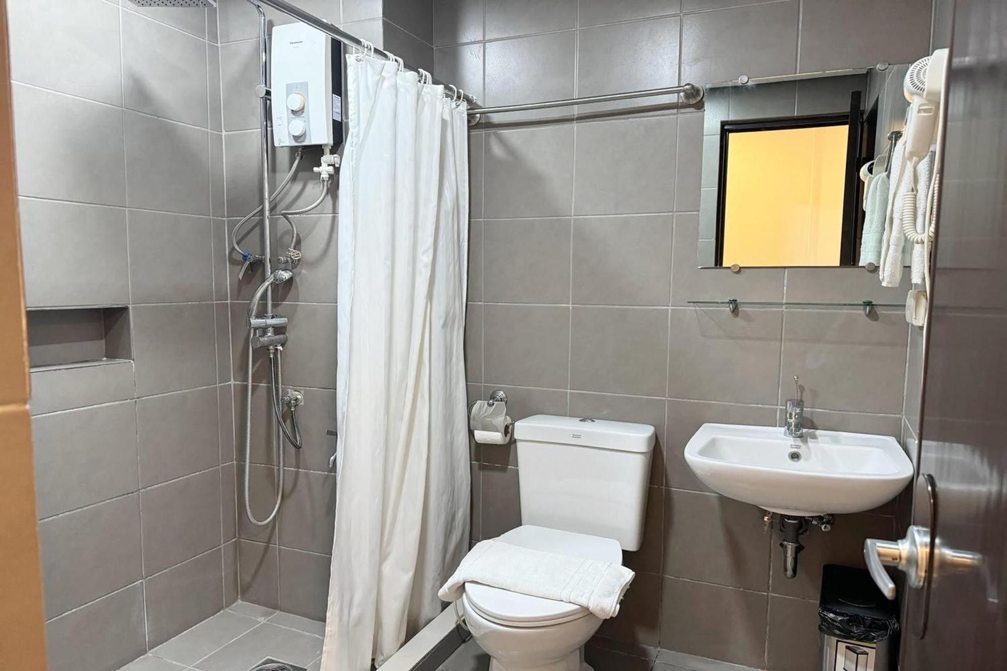 Belltower Csheli Suites Bantay - Vigan Luaran gambar